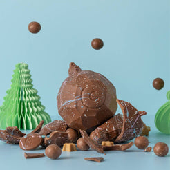 Milk Chocolate Smash Bauble with Milk Chocolate Malt Balls & Blonde Chocolate Stars inside – view 3